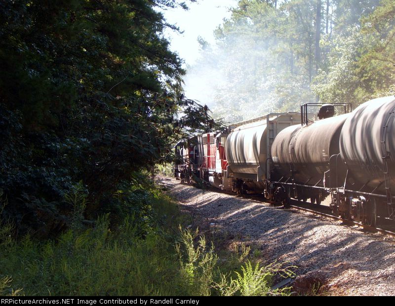 AGR 231S leaves a trail of Smoke and Dust as it starts to negotiate the horseshoes