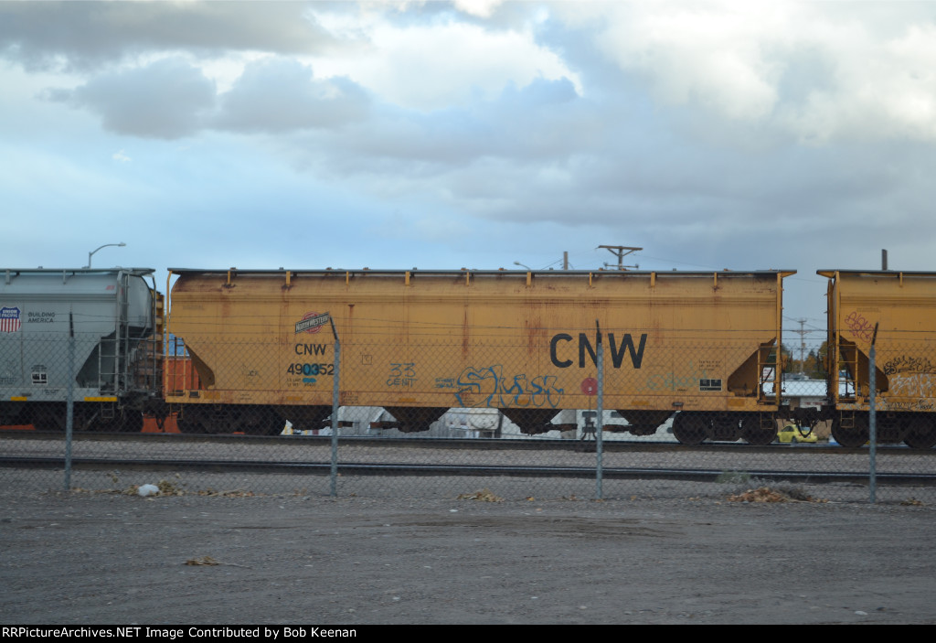 CNW 490352