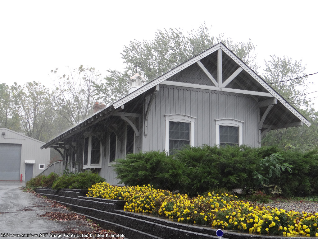 Unknow Former Train Station in Bayville