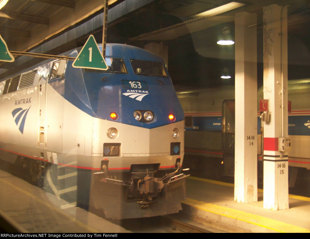 Amtrak #163 on track 14