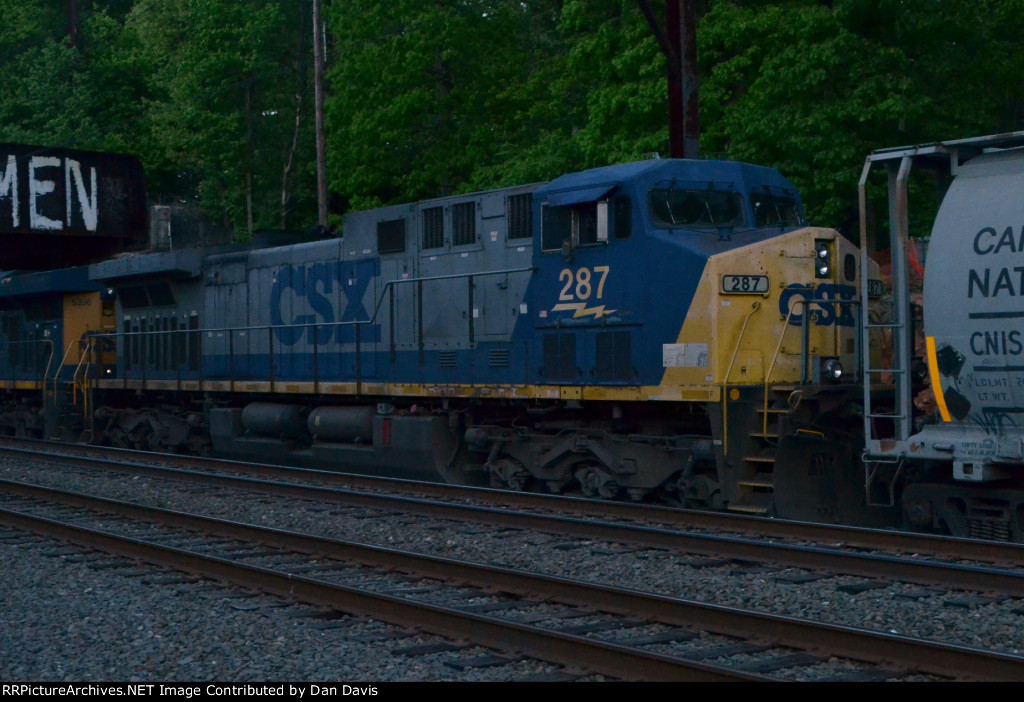 CSX AC44CW 287 trails on Q438-13