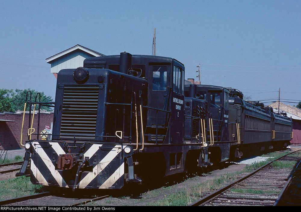 2 and 5 return with a passenger excursion.