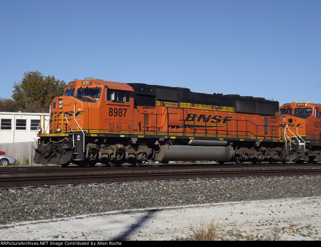 BNSF 8987