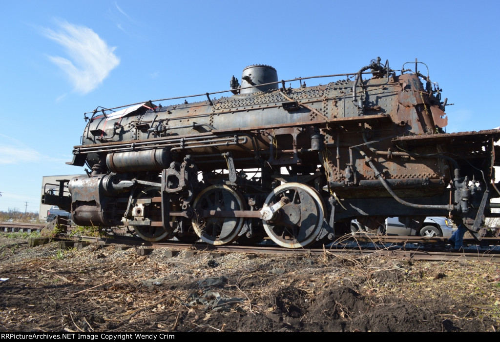 This side of the engine hasn't seen light for years.