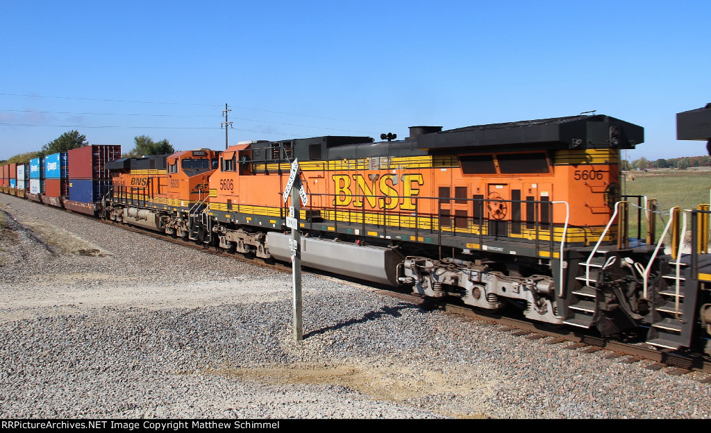 BNSF 5606