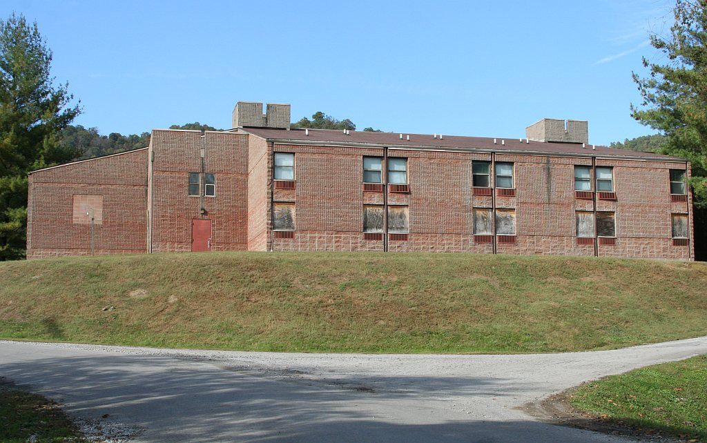 Crew dorm now abandoned