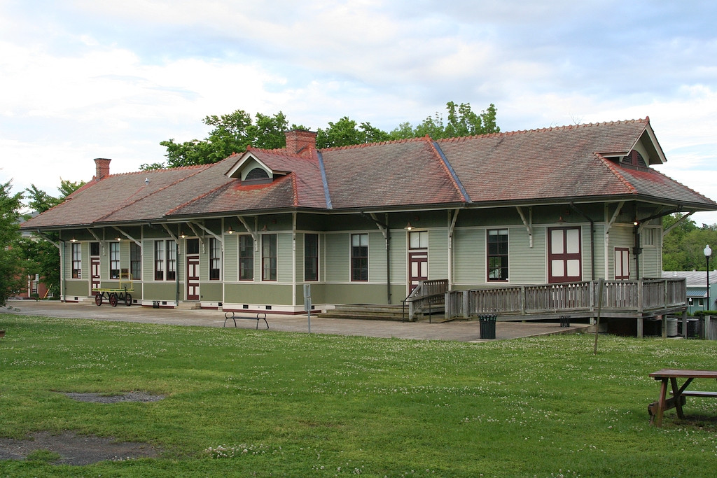 L&N depot