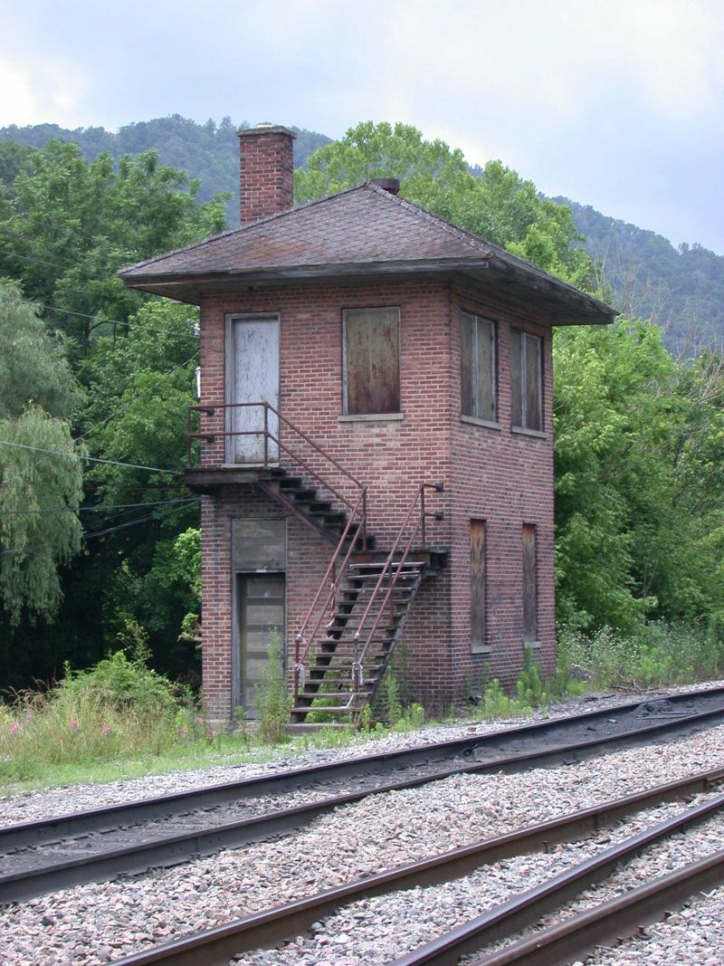 L&N interlocking tower-from Loyall.