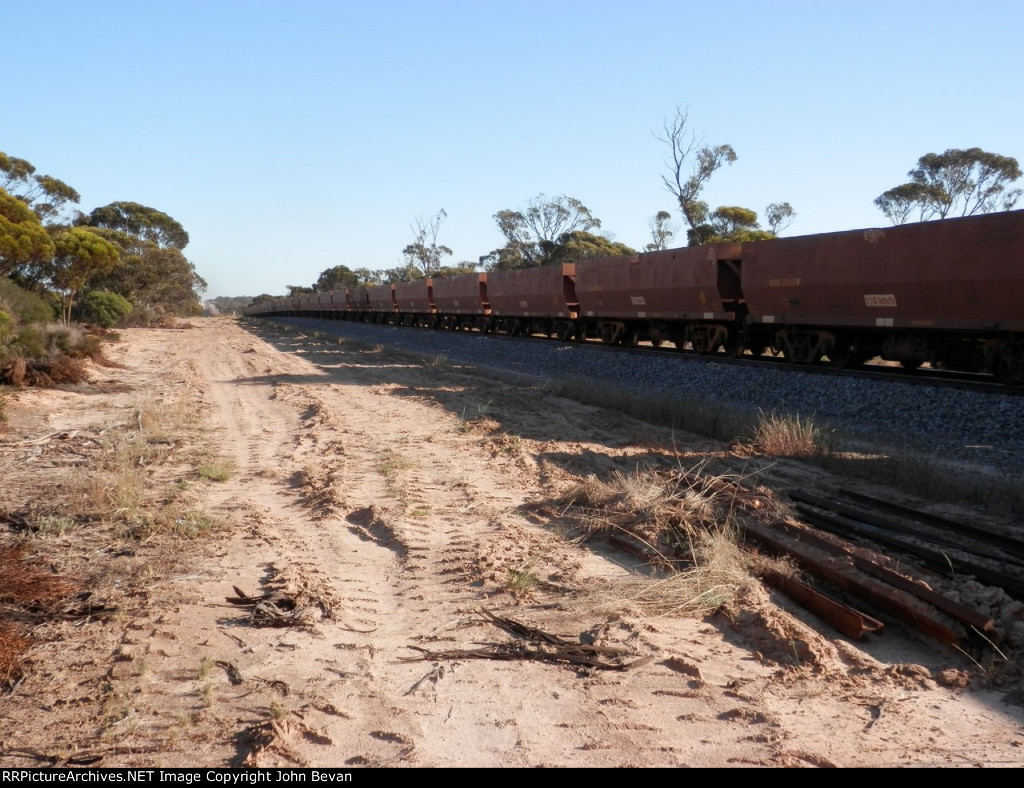 Australian Rail Group/Aurizon locos pulling ore consist