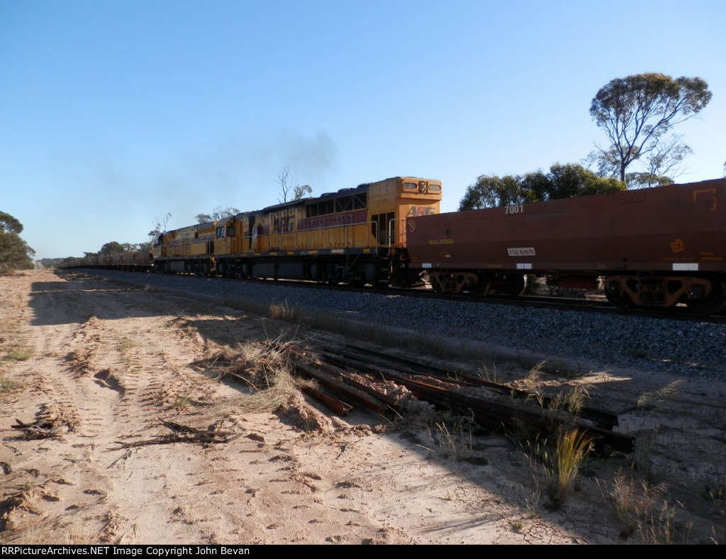 Australian Rail Group/Aurizon locos pulling ore consist (middle helpers)