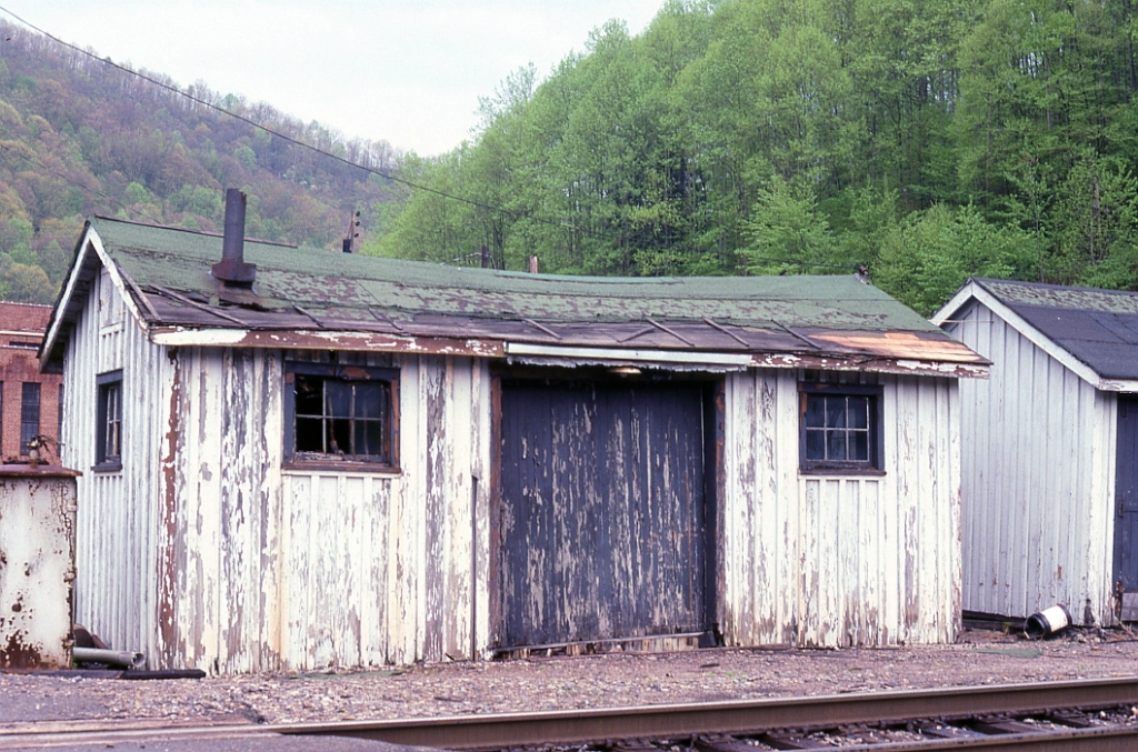 Tool shed by phe old Virginian "Motorbarn"