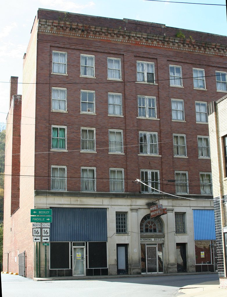 Abandoned Wyoming hotel still standing