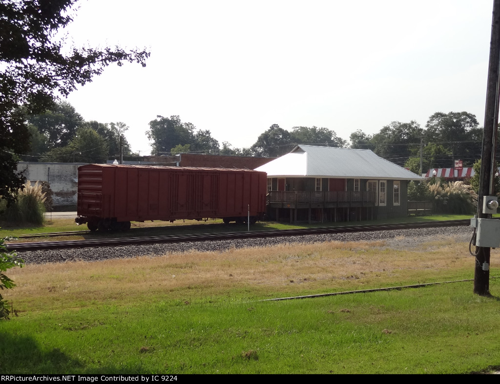 Former LNAC 5822 placed next to Holmesville depot in Summit. MS.