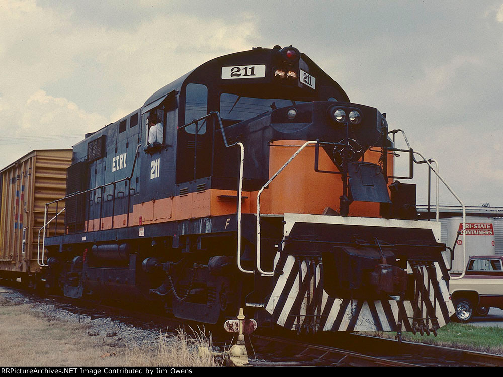ET&WNC 211 about to leave Elizabethton for Johnson City