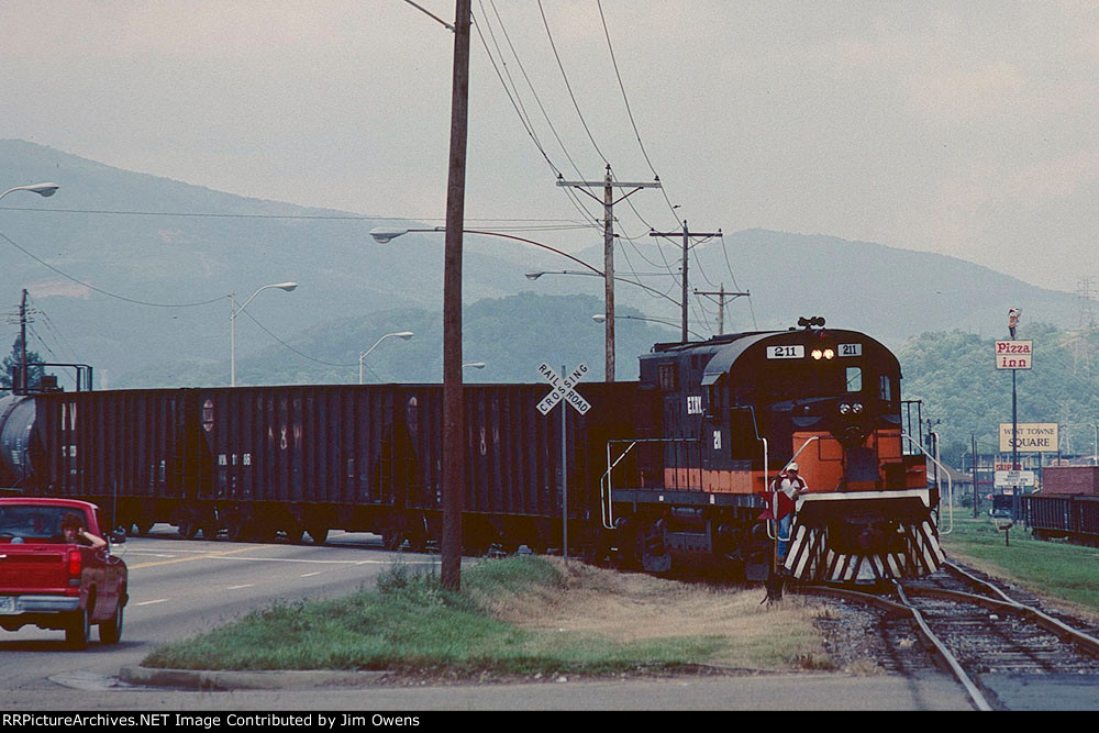 ET&WNC 211 about to leave Elizabethton for Johnson City