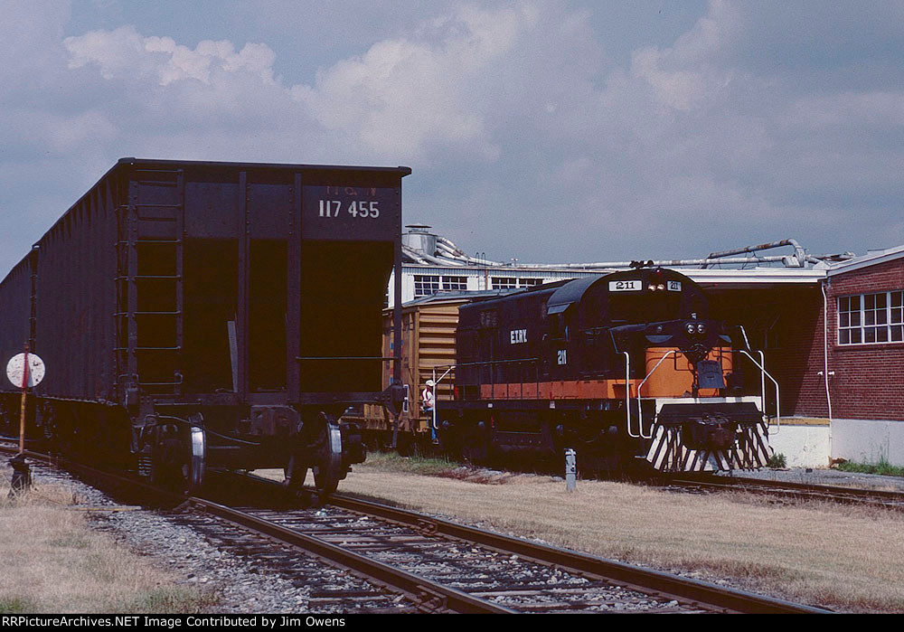 ET&WNC 211 about to leave Elizabethton for Johnson City