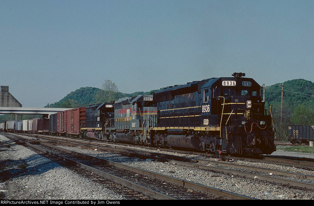 Southbound arriving in Etowah yard