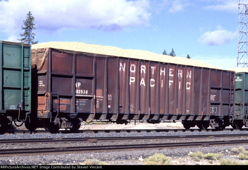 Northern Pacific woodchip gondola NP #582538