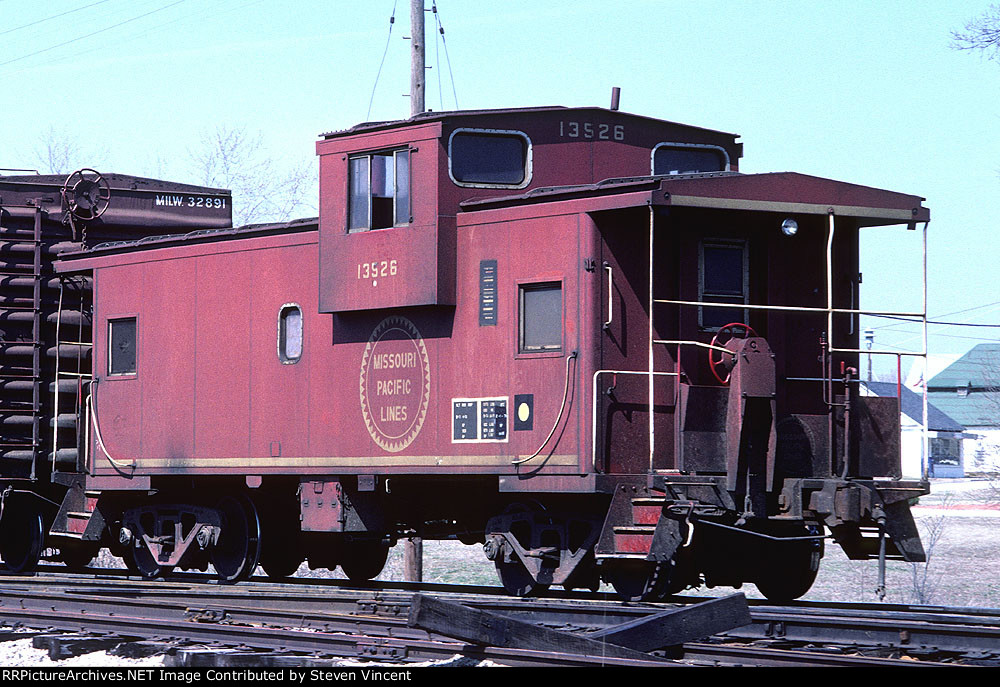 Missouri Pacific caboose 13526