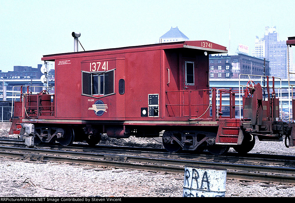 Missouri Pacific caboose 13741