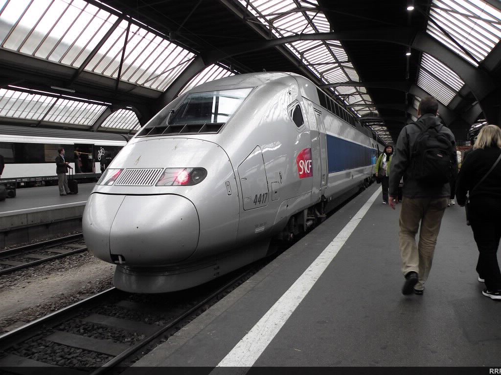 TGV about to leave for Paris at Zurich Main Station.