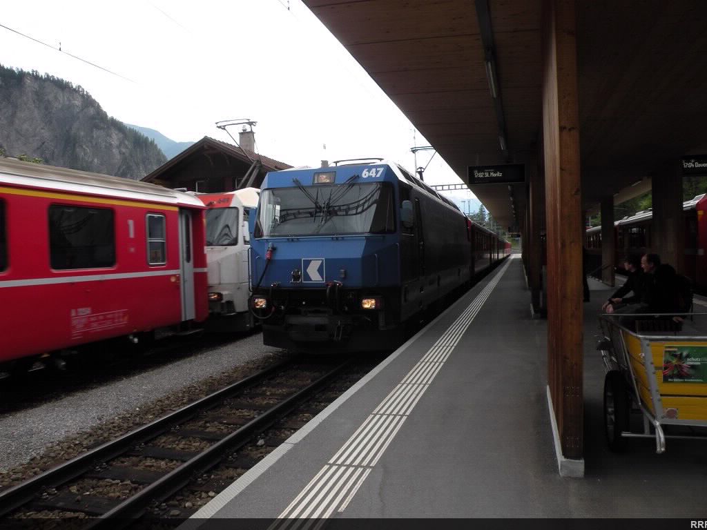Another meeting of trains coming from three separate directions at Filisur. 