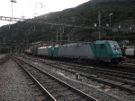 Intermodal train coming off the old Lötschberg Line behind a class 185. 