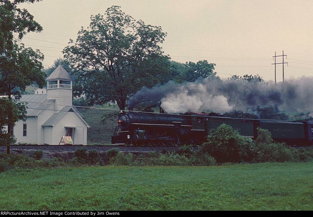 SOU 4501 headed south.