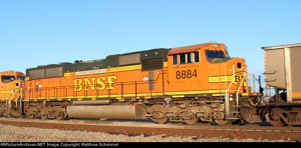 BNSF 8884