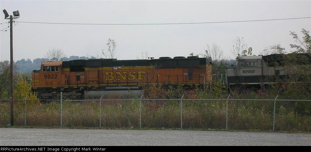 BNSF 9922 leading loaded unit coal train 