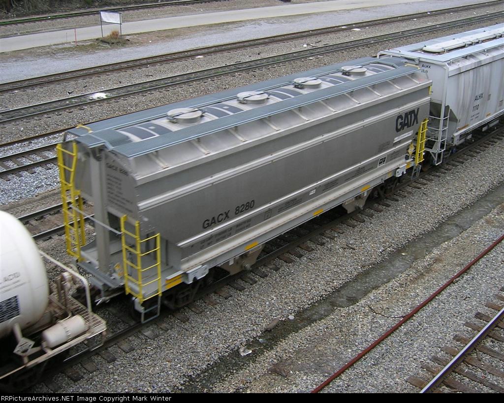 GACX 8280 headed for yard