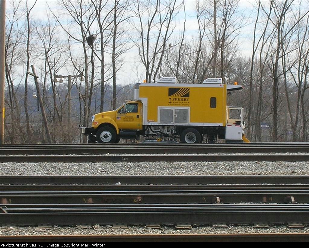 Sperry Rail Service on NS mainline