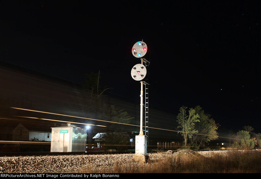 Northbound NS 38Q passes the N&W CPL signals at Cloverdale interlocking