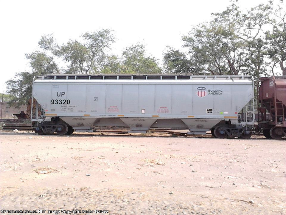 Tolva UP 93320 en Colima