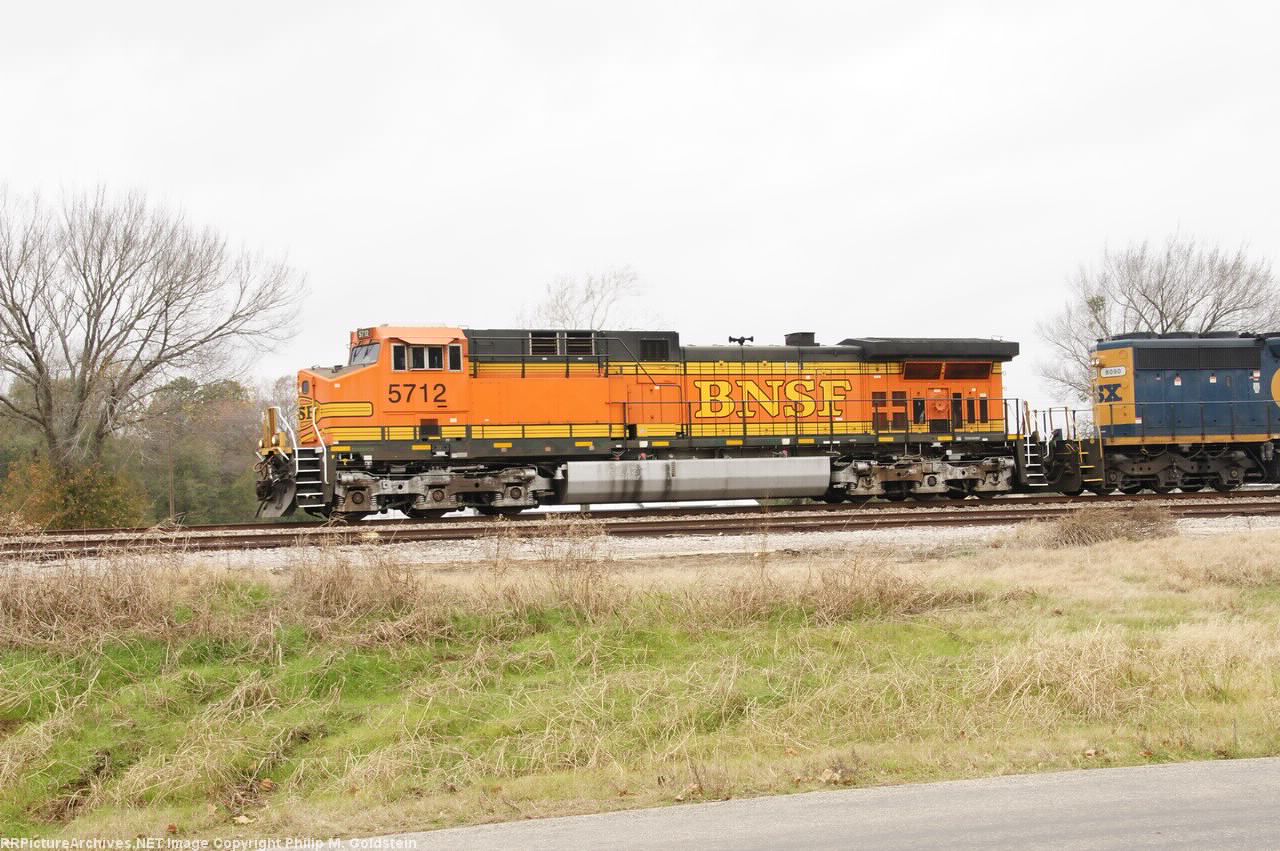 BNSF 5712