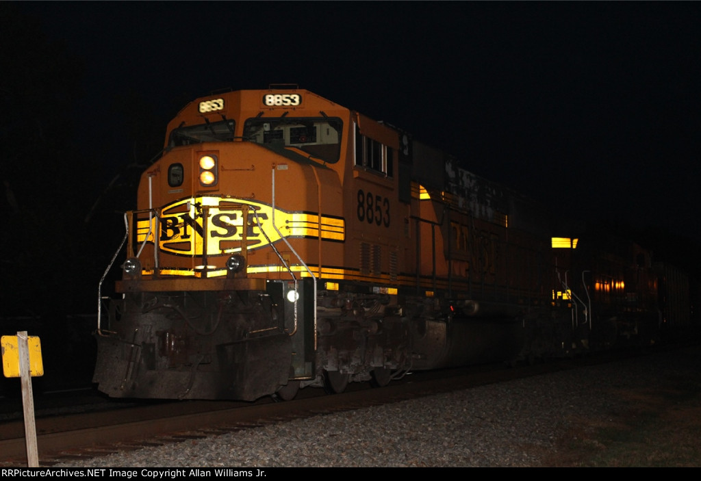 BNSF 8853