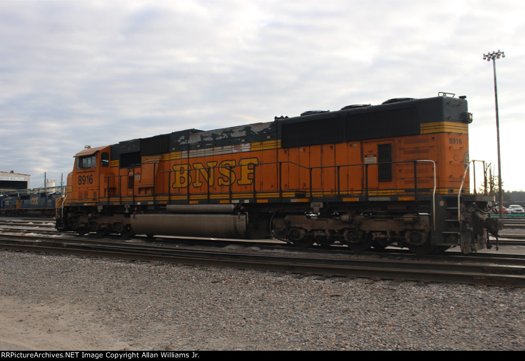 BNSF 8916