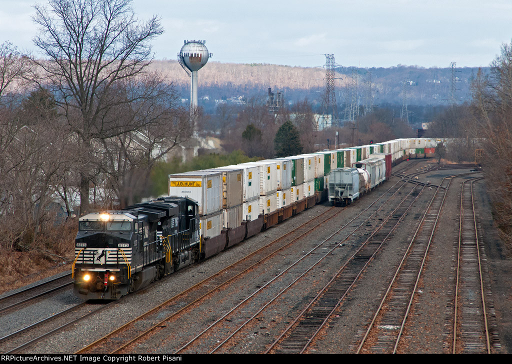 NS 8373 on CSX X999-12