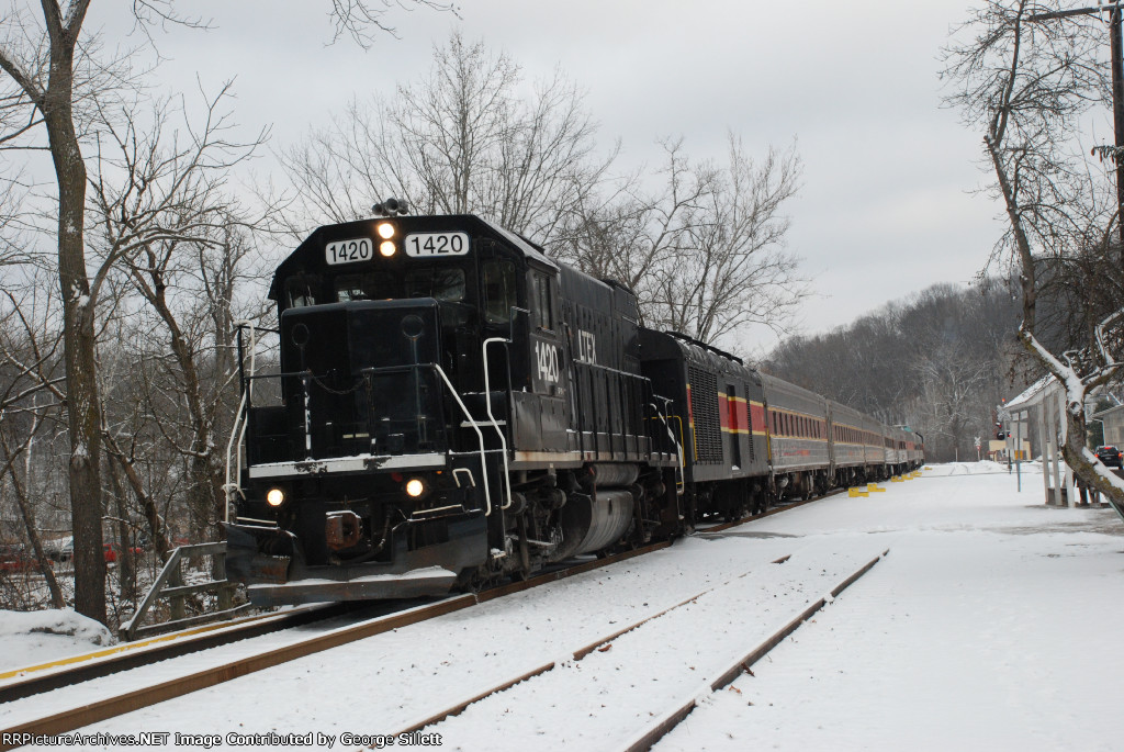 1420 departs Peninsula after dropping us&off.