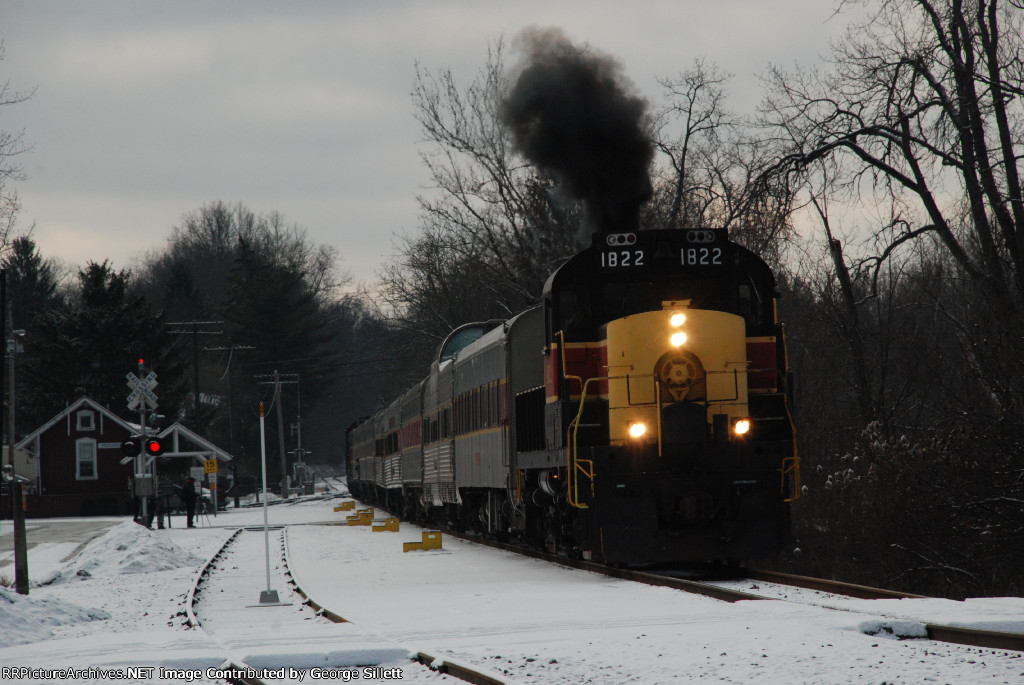1822 smokes it up as she makes a stop at Peninsula.