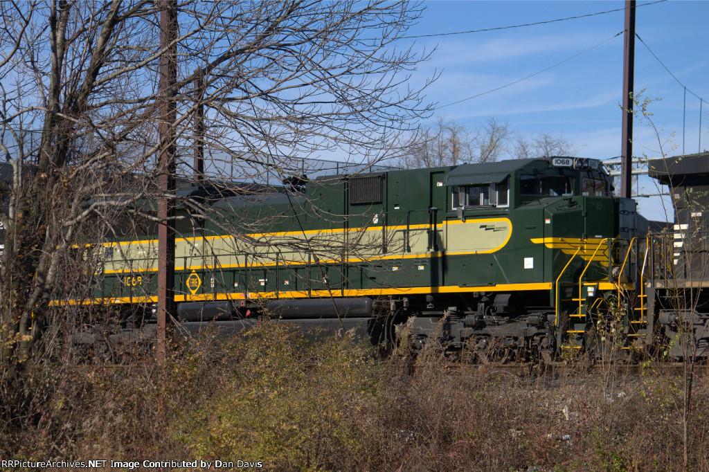 NS SD70ACe 1068 "Erie" idling in Morrisville Yard