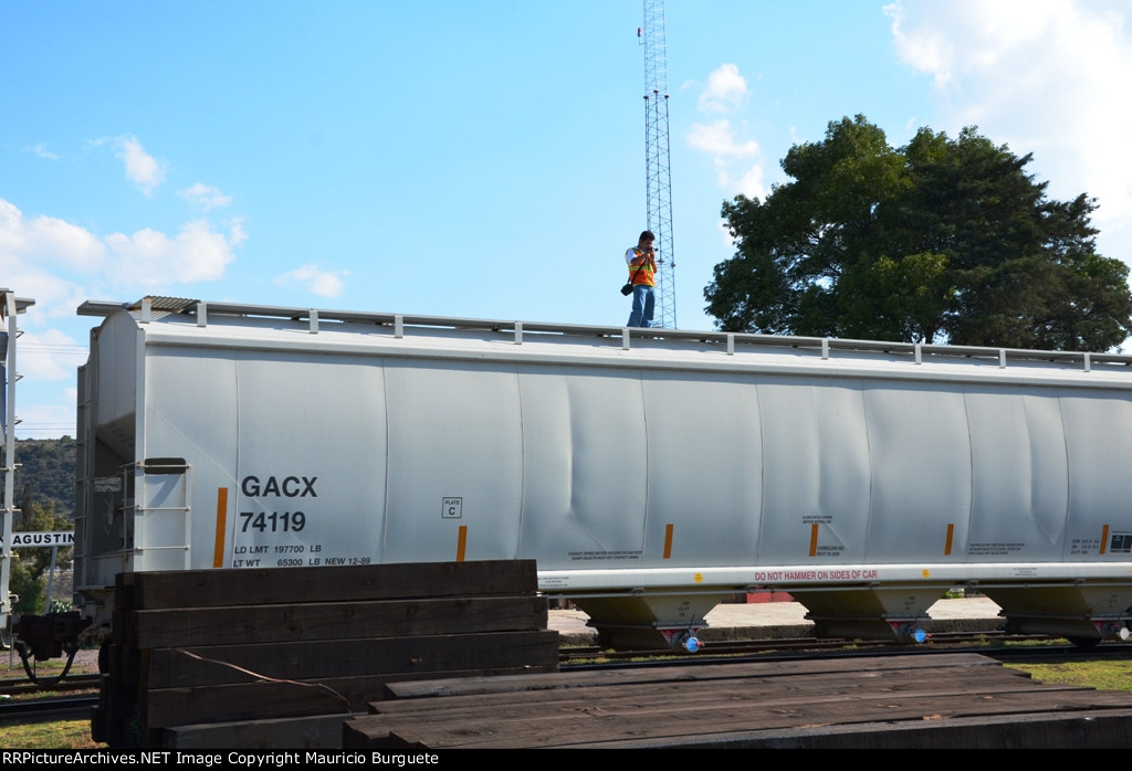 GACX Covered Hopper