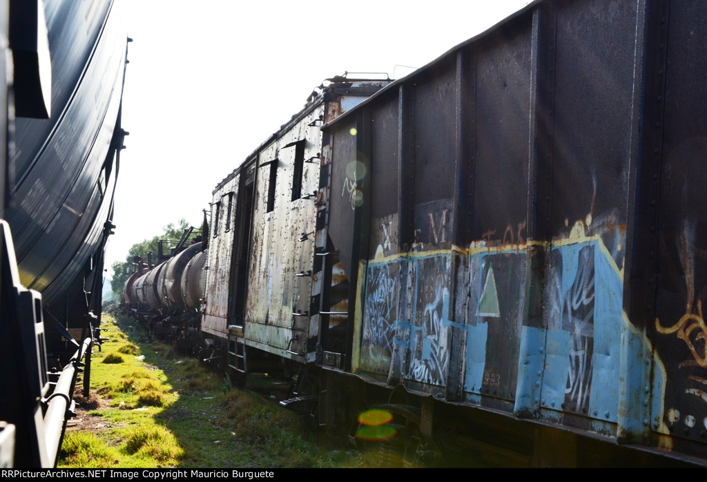 Very old box car in San Agustin yard
