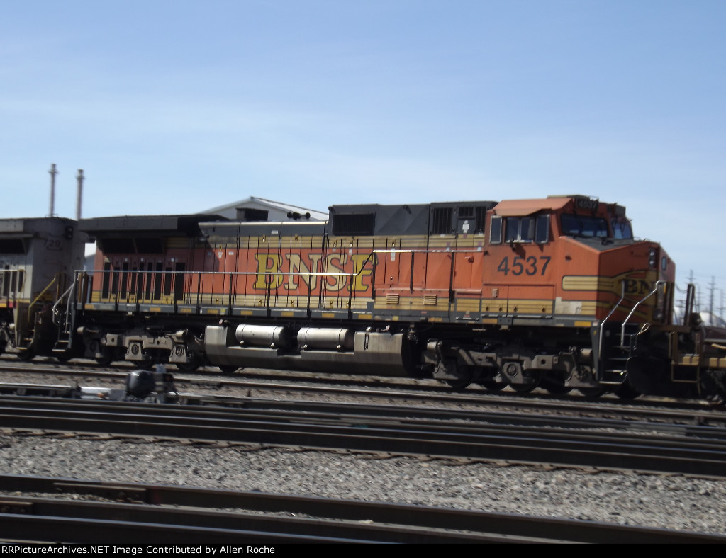 BNSF 4537