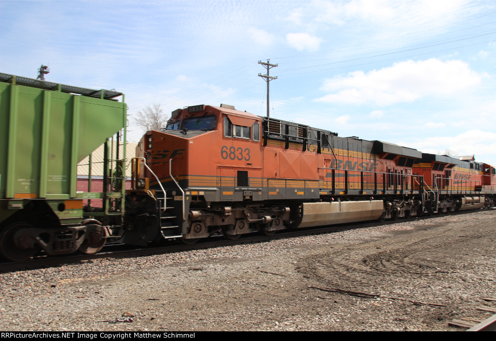 BNSF 6833