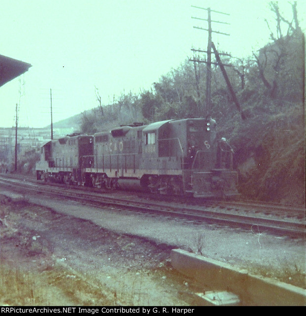 CO 6024 and sister behind the Staunton Amtrak (C&O) station