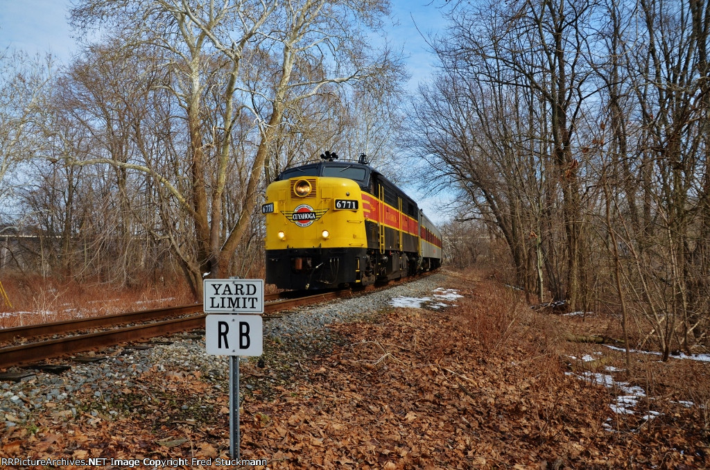 CVSR 6771 is leaving yard limits at RB.