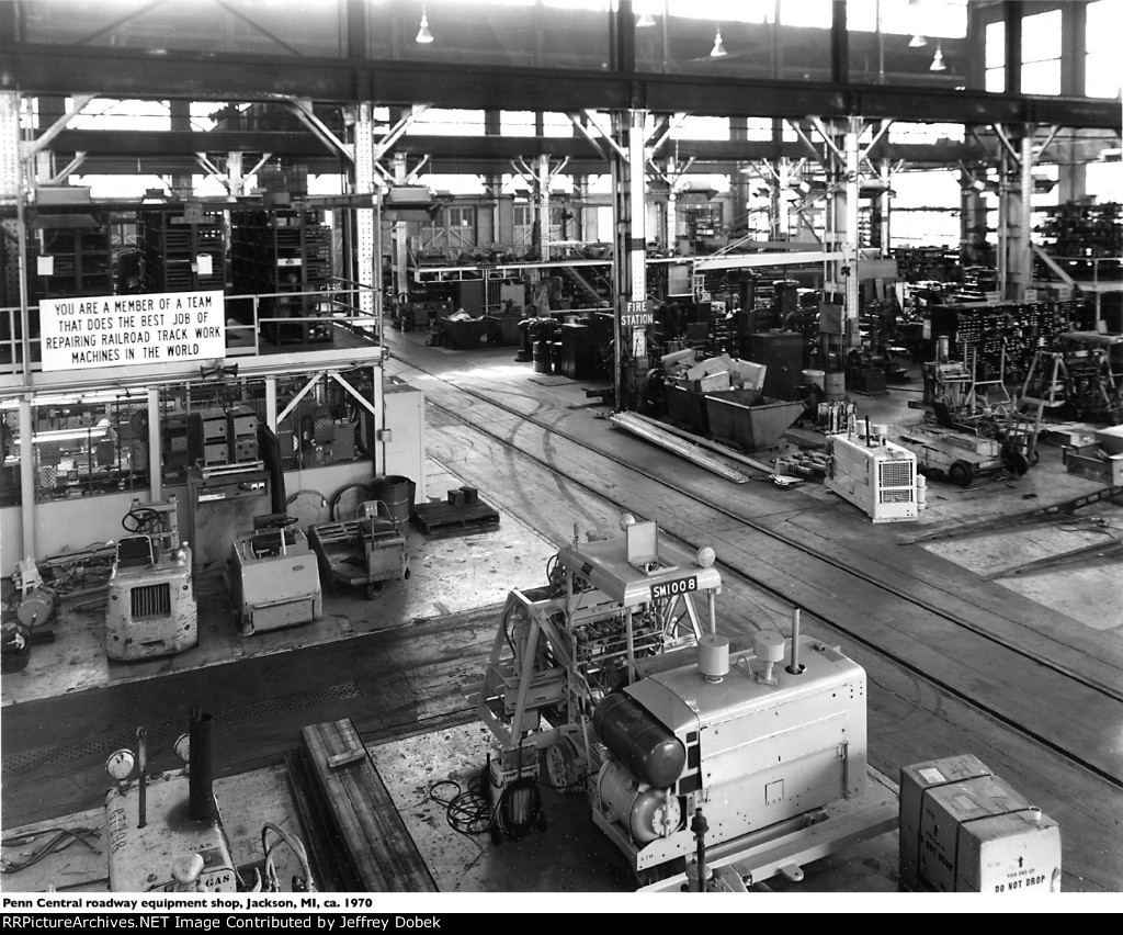 Penn Central MOW equipment shop