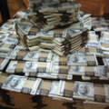 Piles_money