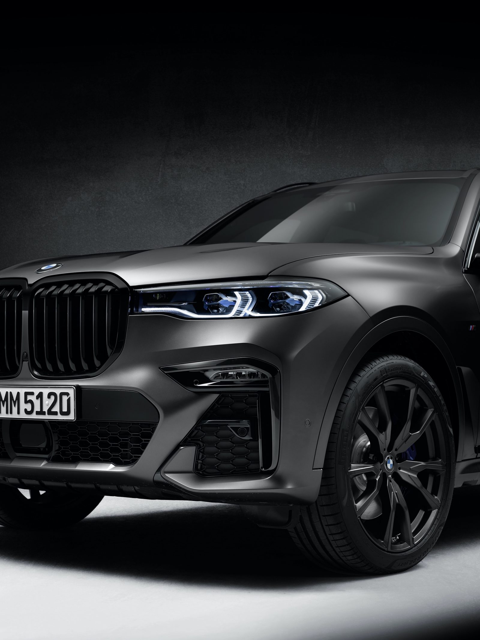 BMW X7 Dark shadow edition